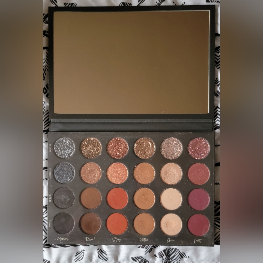Discontinued Tati Eyeshadow Palette